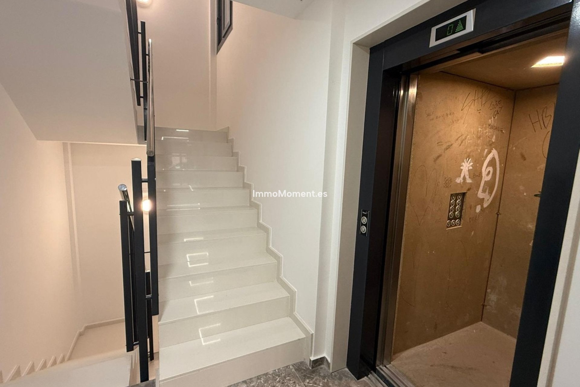 Resale - Apartment - Torrevieja - Torrevieja Centro