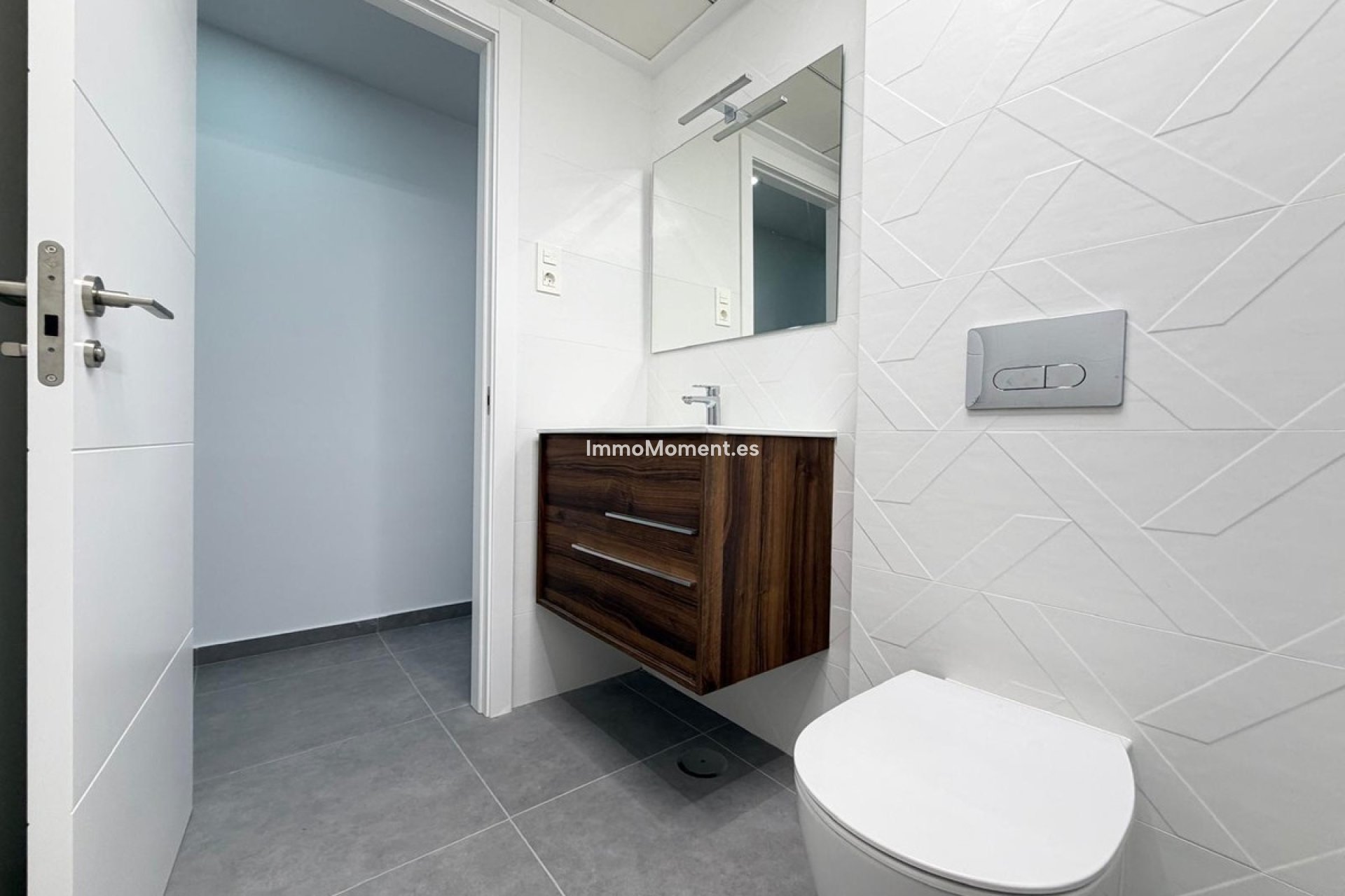 Resale - Apartment - Torrevieja - Torrevieja Centro