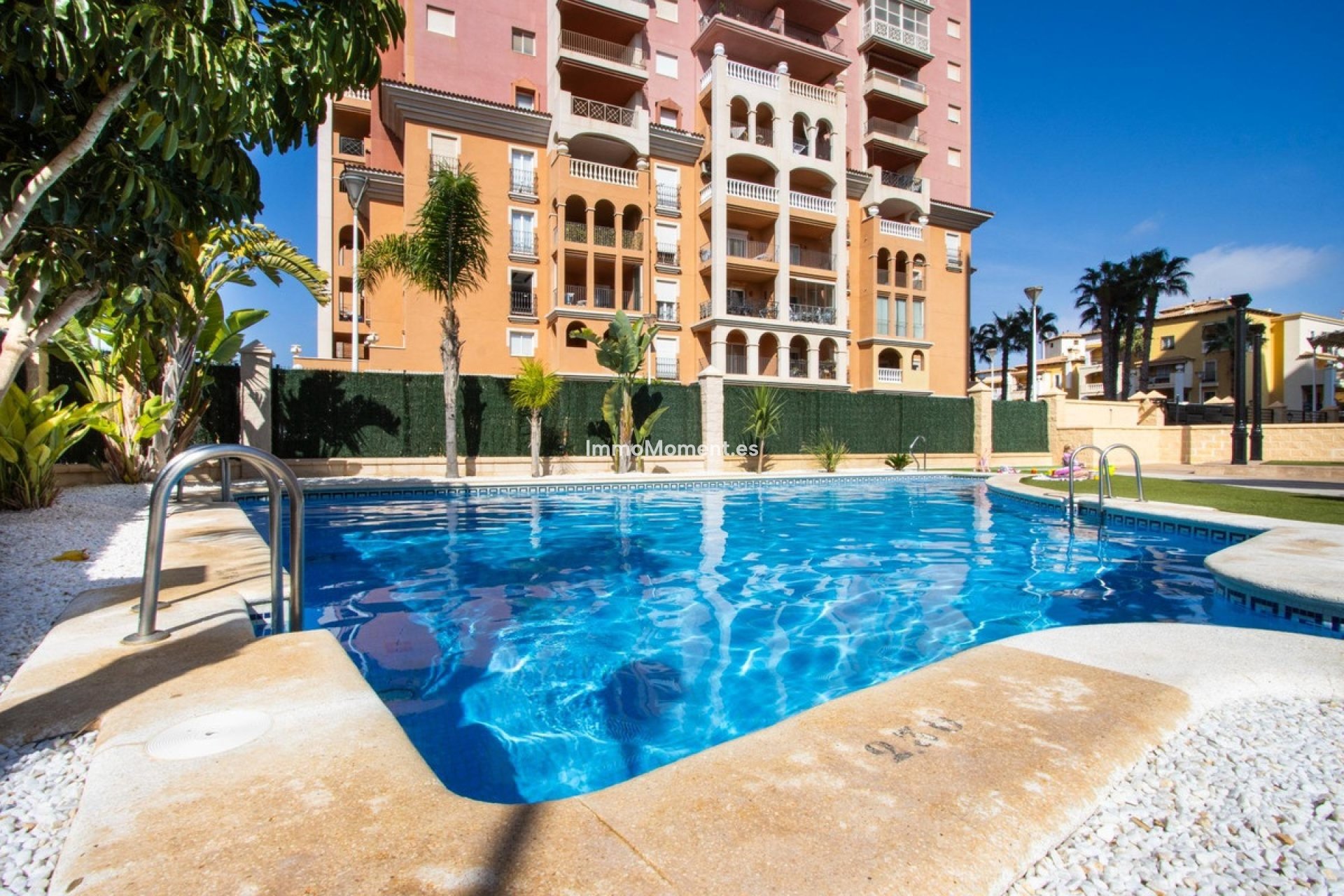 Resale - Apartment - Torrevieja - Torrevieja Centro