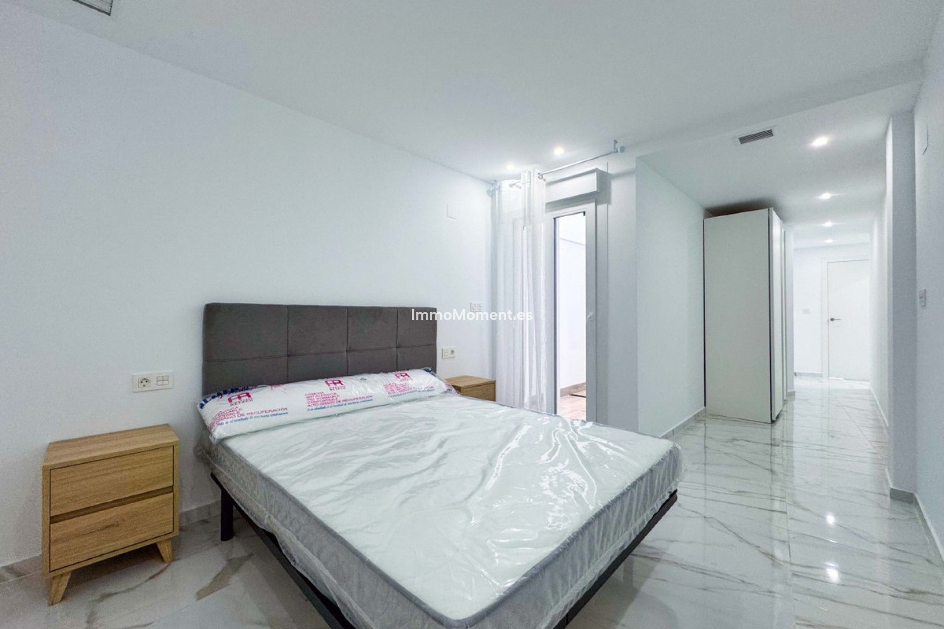 Resale - Apartment - Torrevieja - Torrevieja Centro