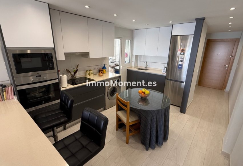 Resale - Apartment - Torrevieja - Torrevieja Centro