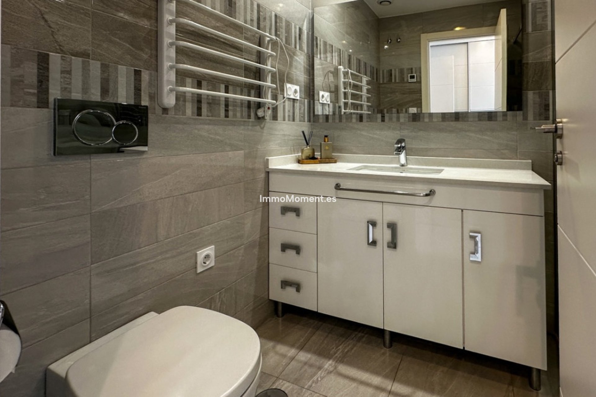 Resale - Apartment - Torrevieja - Torrevieja Centro