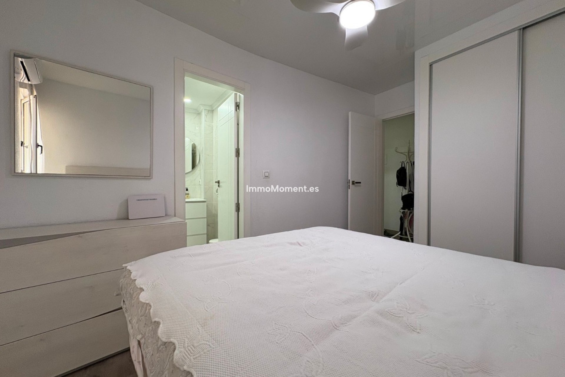 Resale - Apartment - Torrevieja - Torrevieja Centro