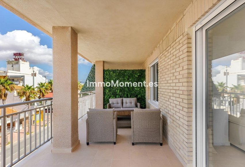 Resale - Apartment - Torrevieja - Torrevieja Centro