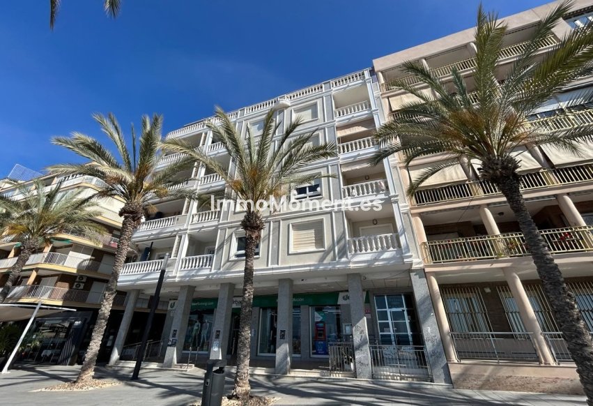 Resale - Apartment - Torrevieja - Torrevieja Centro