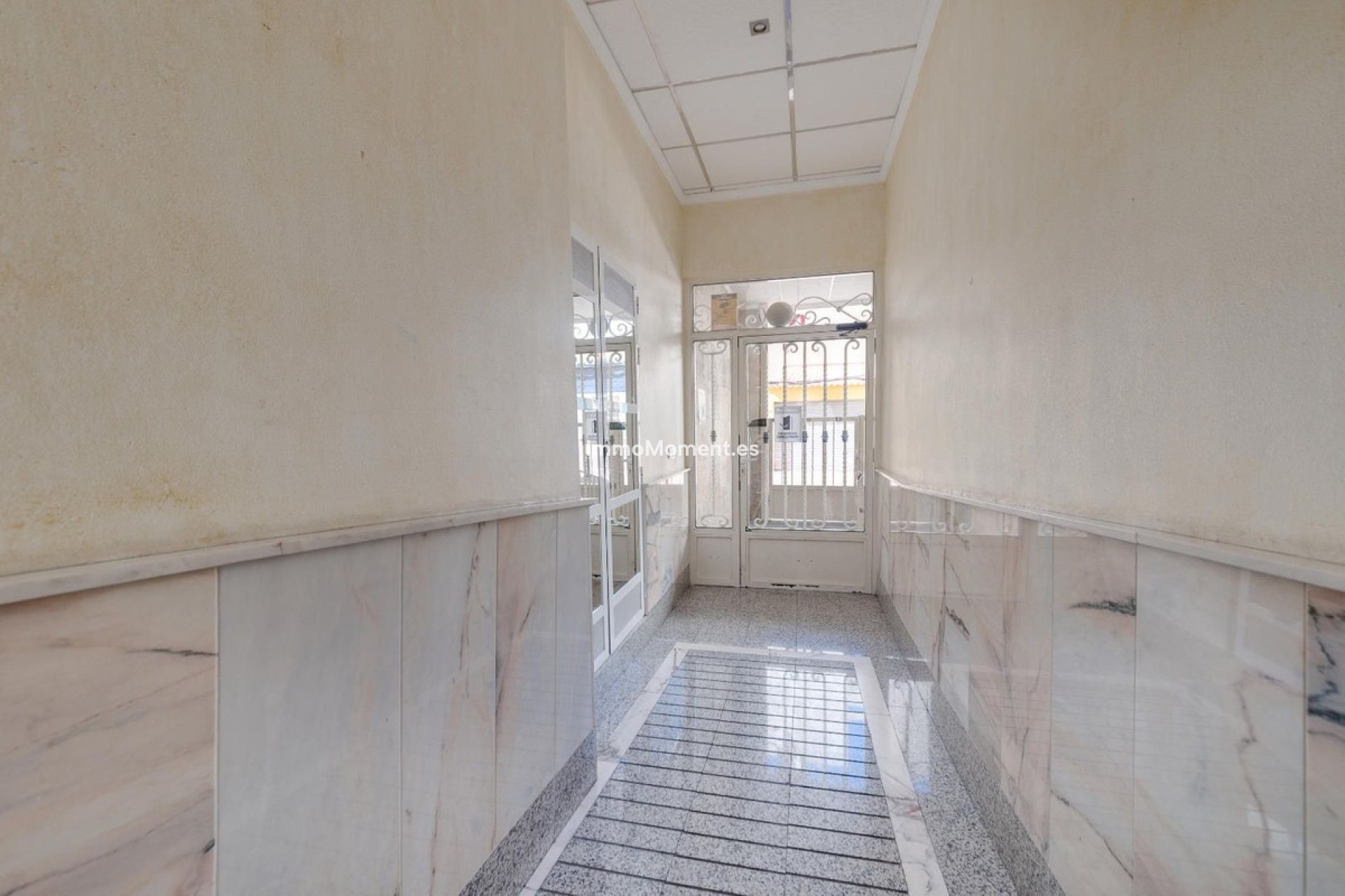 Resale - Apartment - Torrevieja - Torrevieja Centro