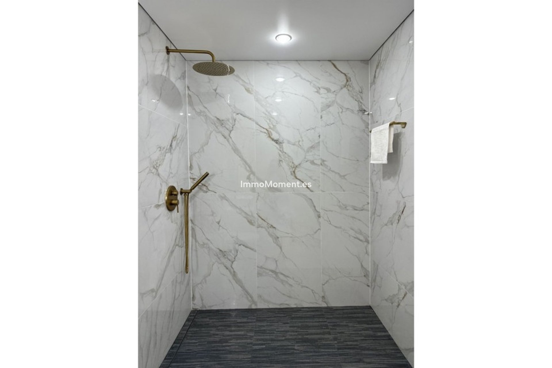 Resale - Apartment - Torrevieja - Torrevieja Centro