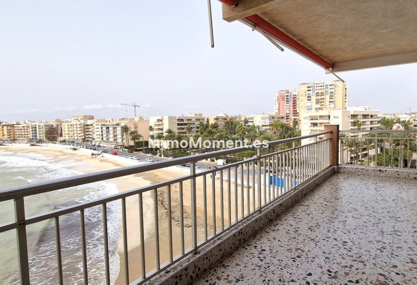Resale - Apartment - Torrevieja - Torrevieja Centro