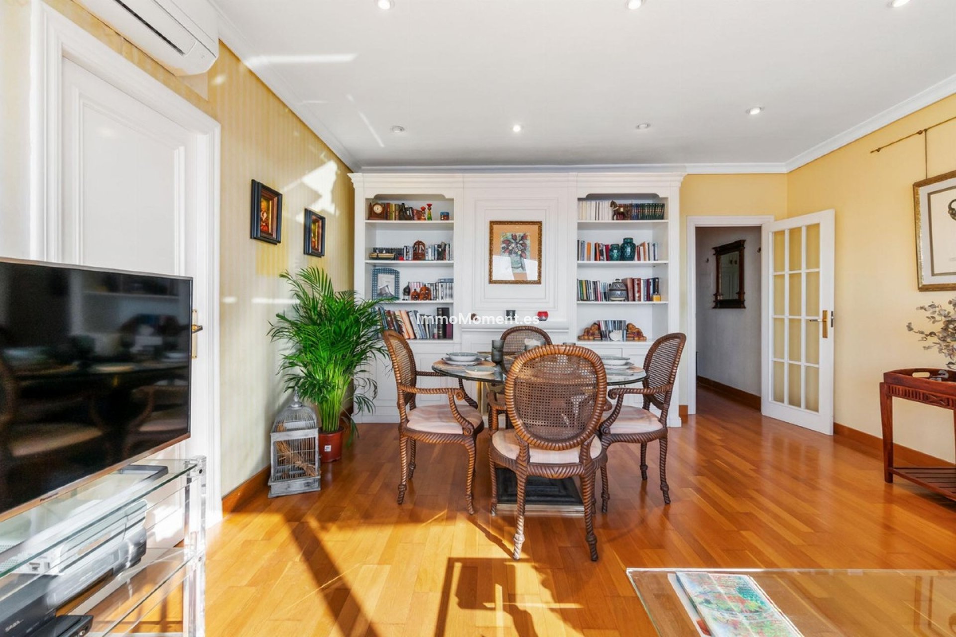 Resale - Apartment - Torrevieja - Torrevieja Centro