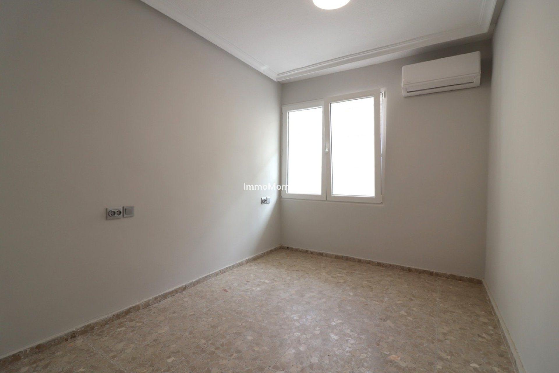 Resale - Apartment - Torrevieja - Torrevieja Centro