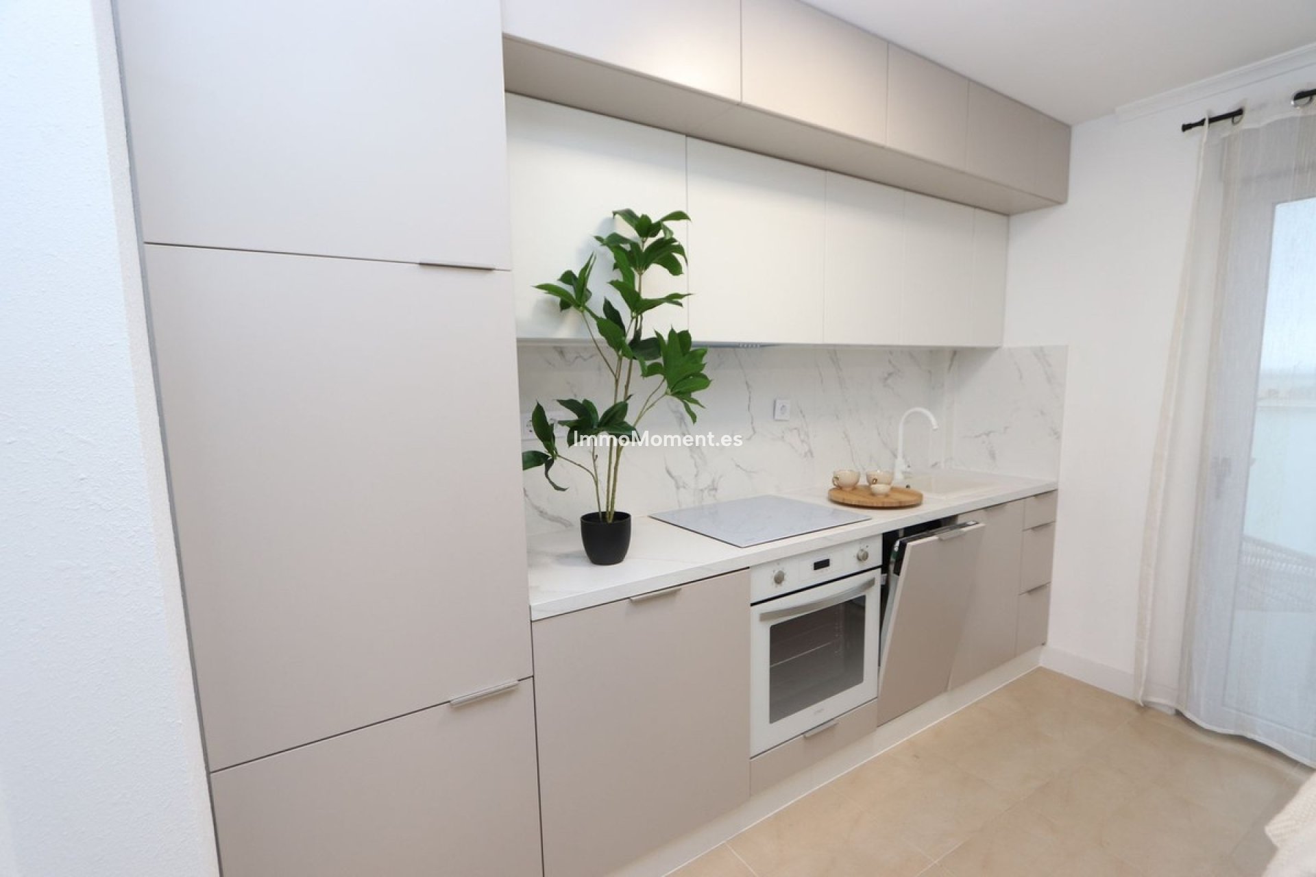 Resale - Apartment - Torrevieja - Torrevieja Centro