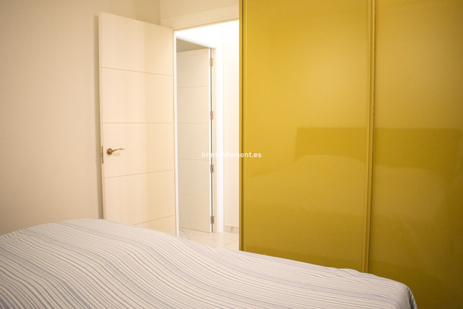 Resale - Apartment - Torrevieja - Torrevieja Centro