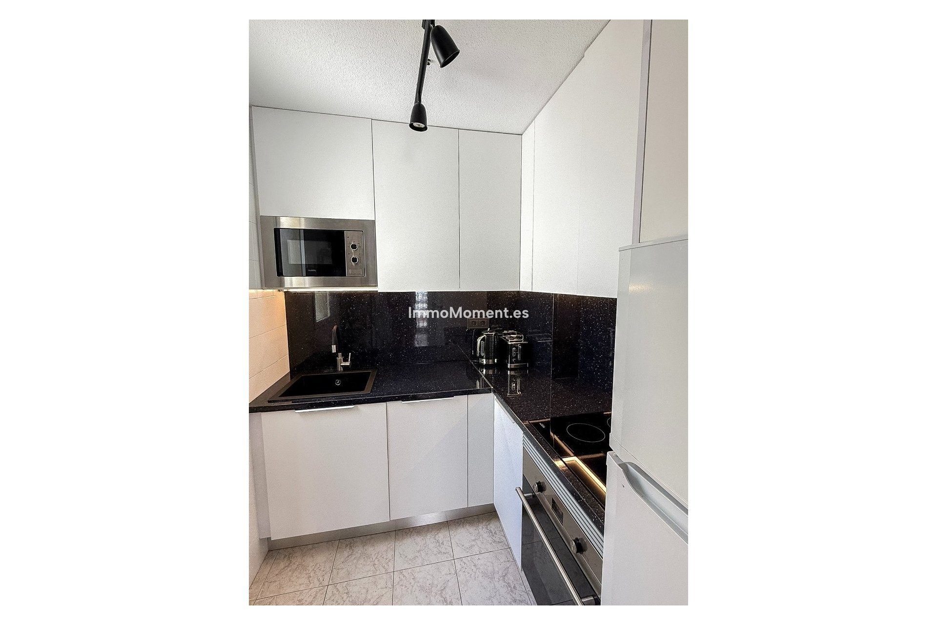 Resale - Apartment - Torrevieja - Torrevieja Centro