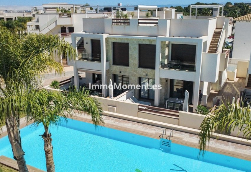 Resale - Apartment - Torrevieja - Torrevieja Centro