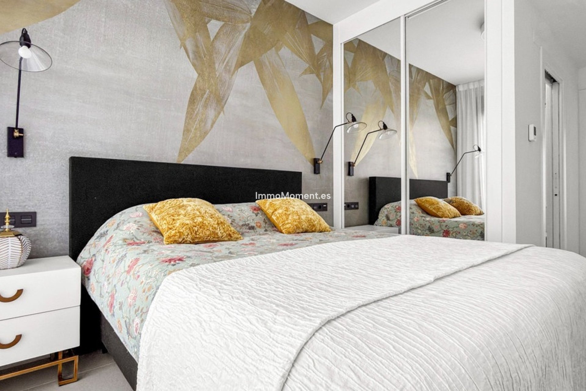 Resale - Apartment - Torrevieja - Torrevieja Centro