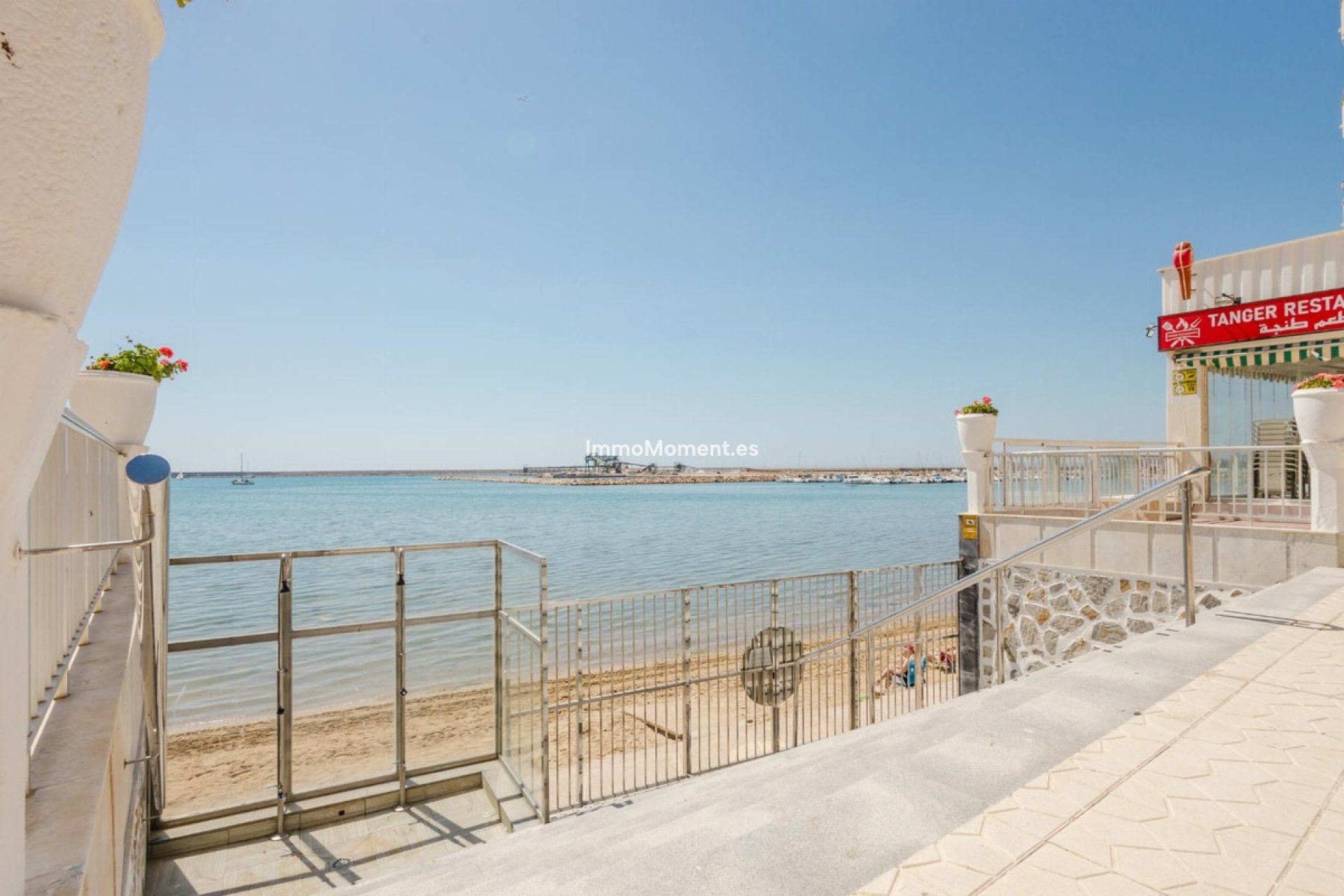 Resale - Apartment - Torrevieja - Torrevieja Centro