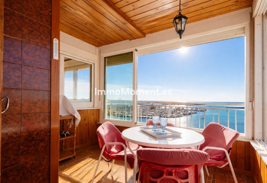 Resale - Apartment - Torrevieja - Torrevieja Centro