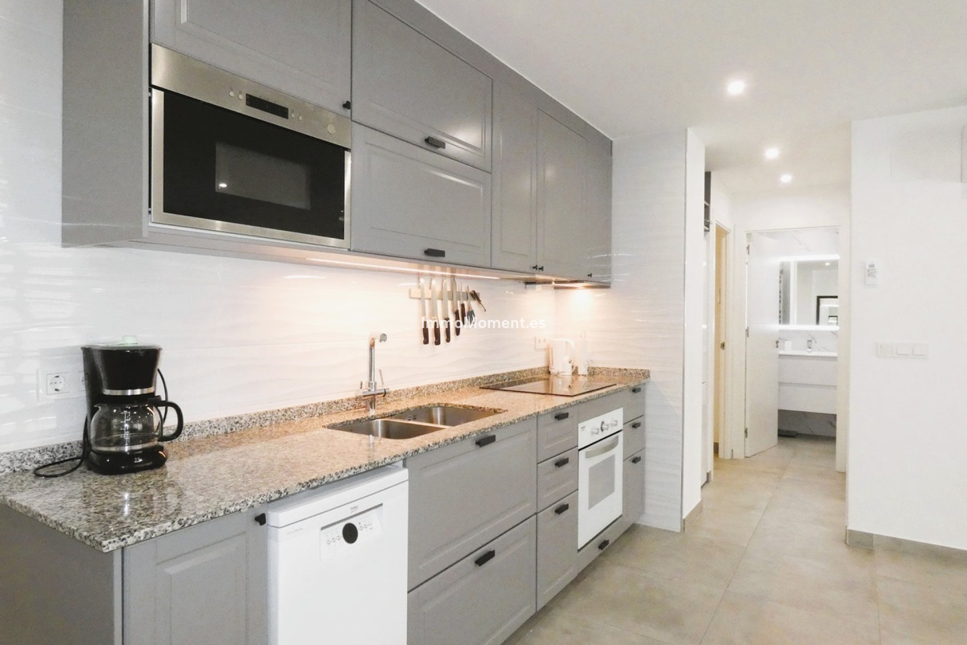 Resale - Apartment - Torrevieja - Torrevieja Centro