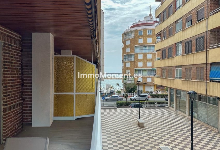 Resale - Apartment - Torrevieja - Torrevieja Centro