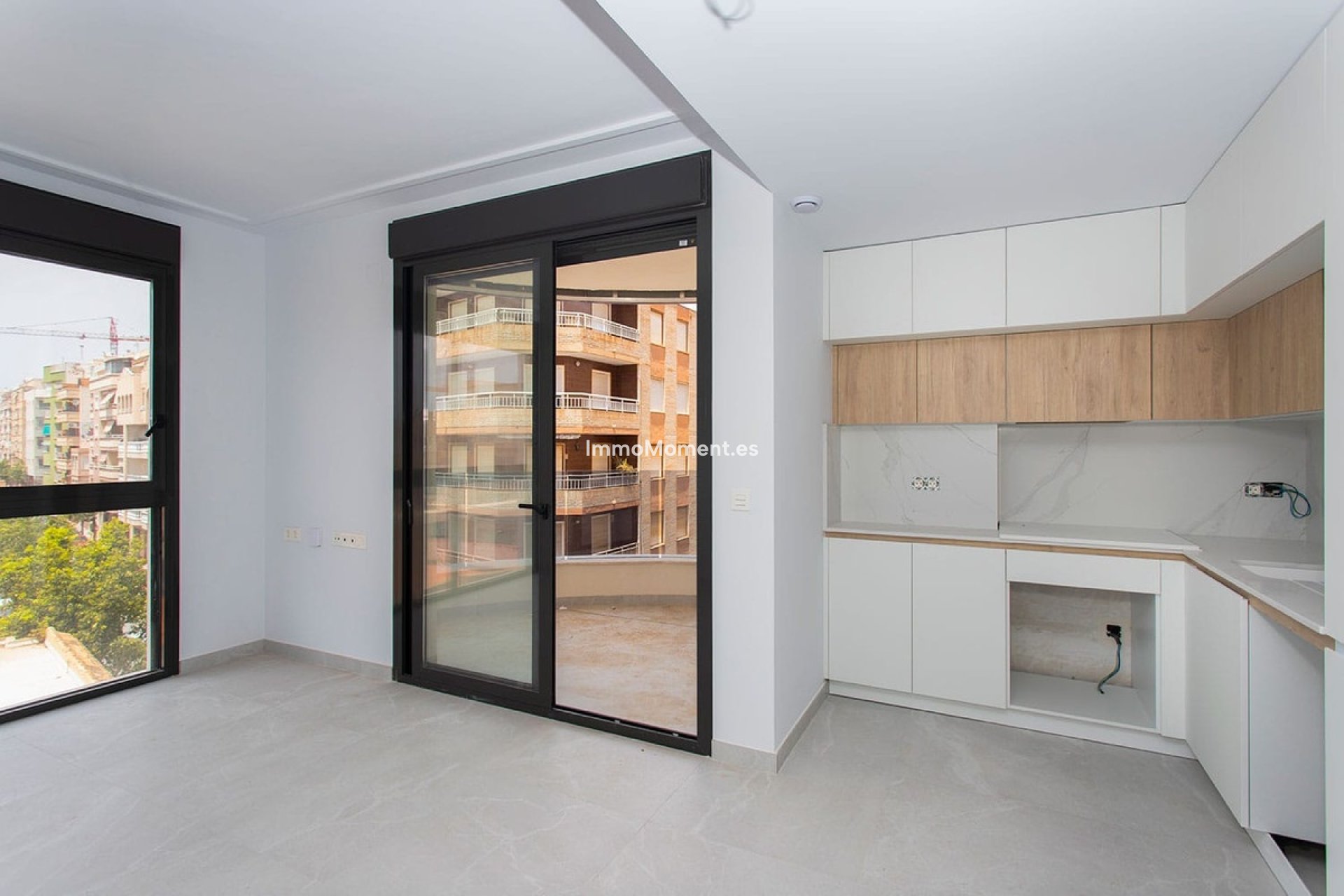Resale - Apartment - Torrevieja - Torrevieja Centro