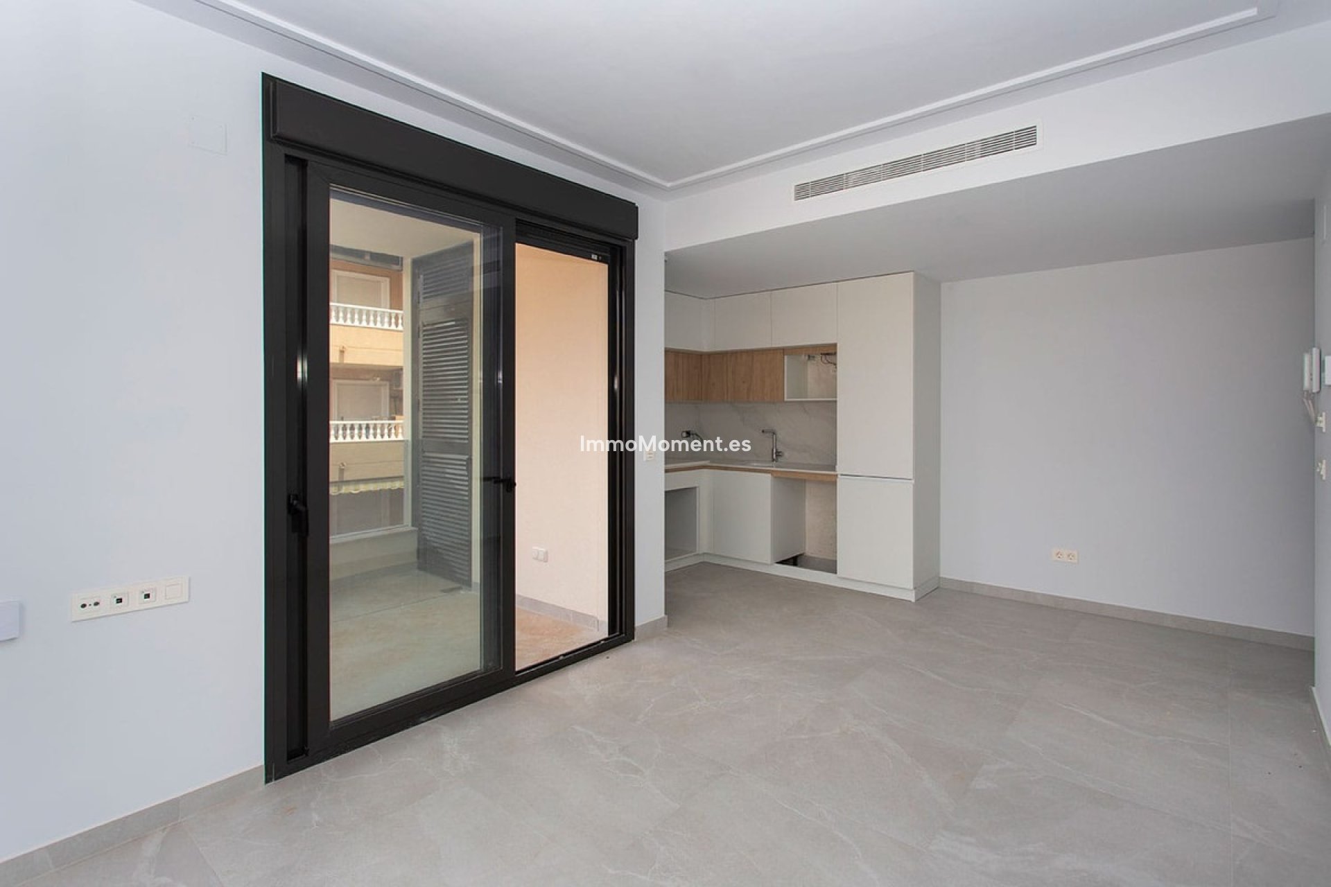 Resale - Apartment - Torrevieja - Torrevieja Centro