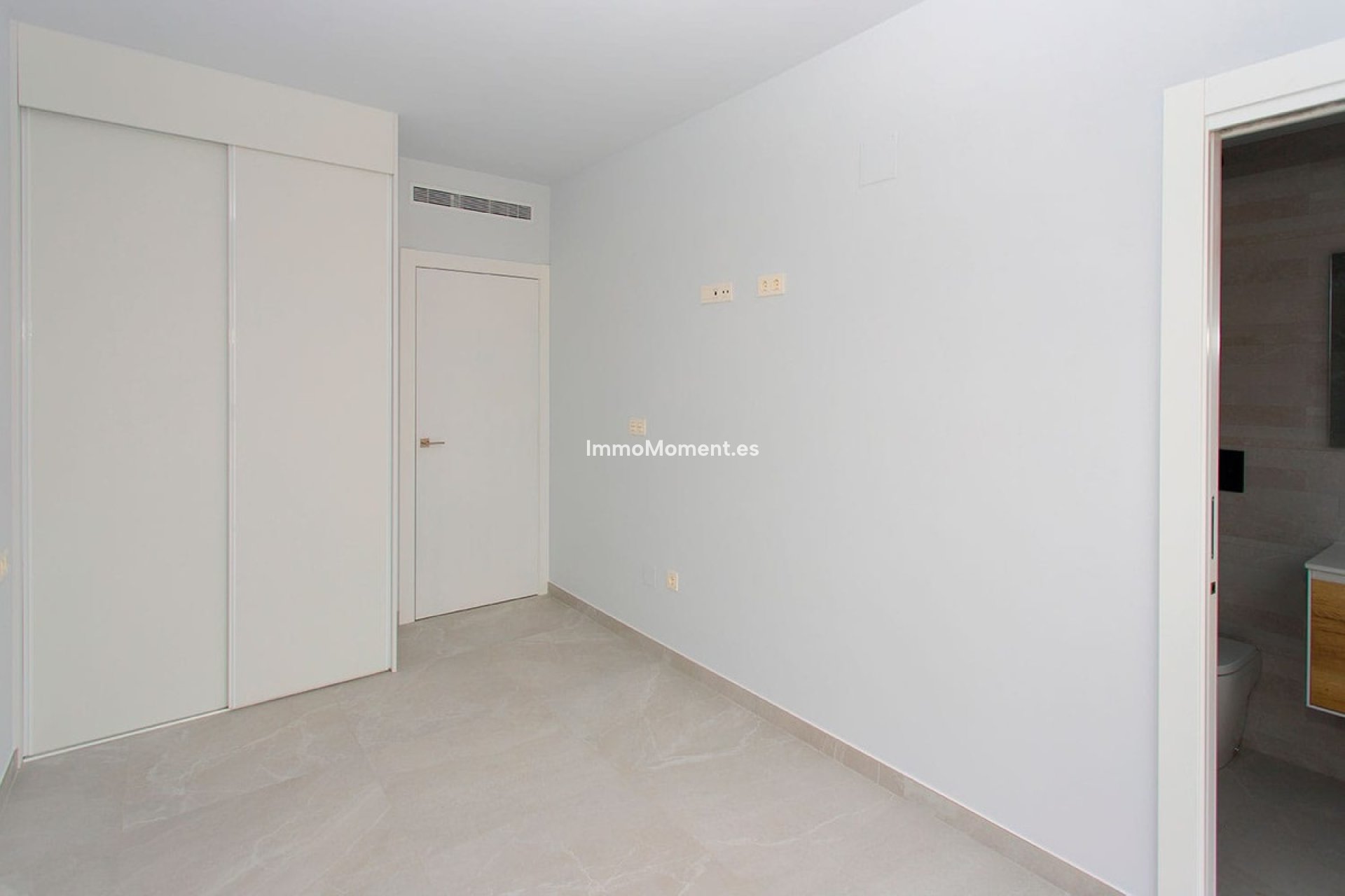 Resale - Apartment - Torrevieja - Torrevieja Centro