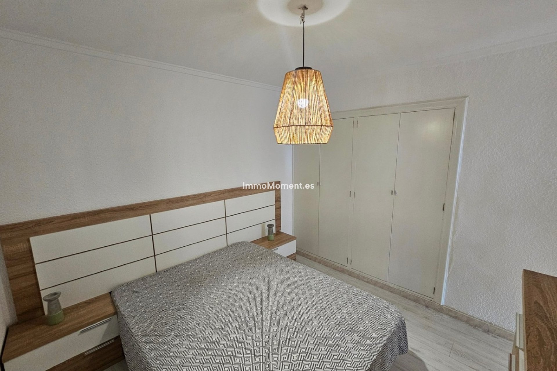 Resale - Apartment - Torrevieja - Torrevieja Centro