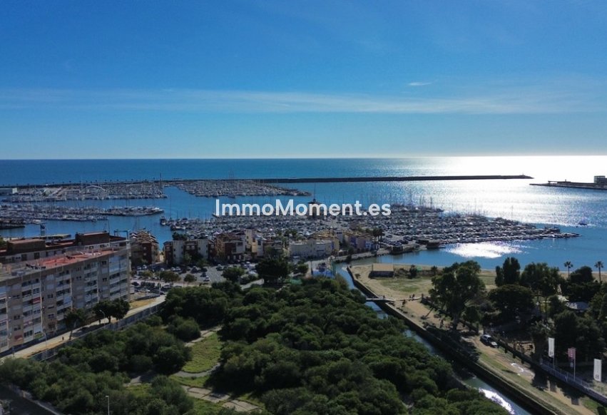 Resale - Apartment - Torrevieja - Torrevieja Centro