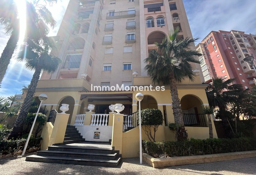Resale - Apartment - Torrevieja - Torrevieja Centro