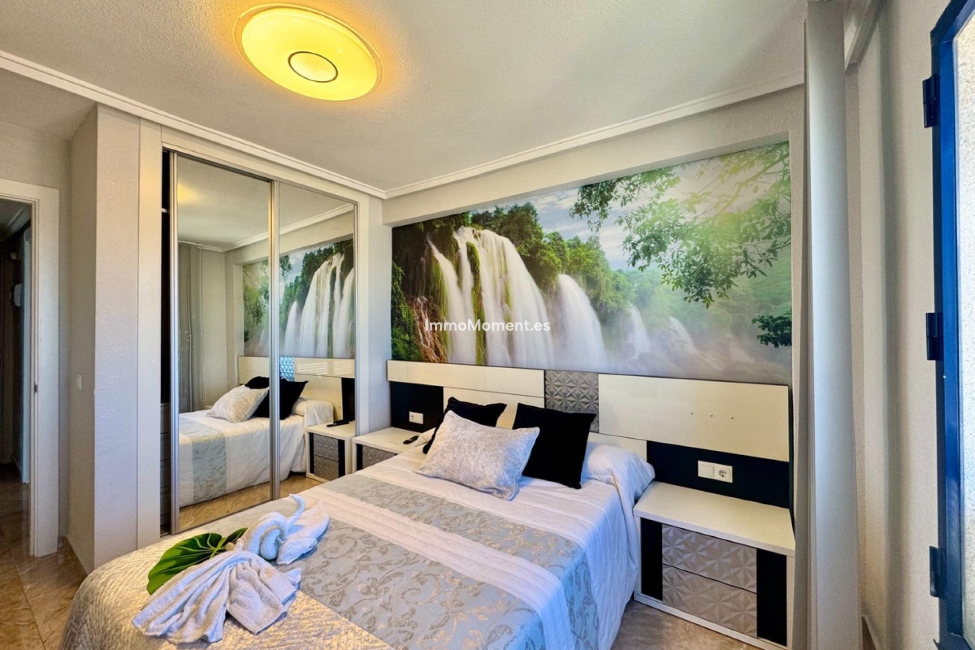 Resale - Apartment - Torrevieja - Torrevieja Centro