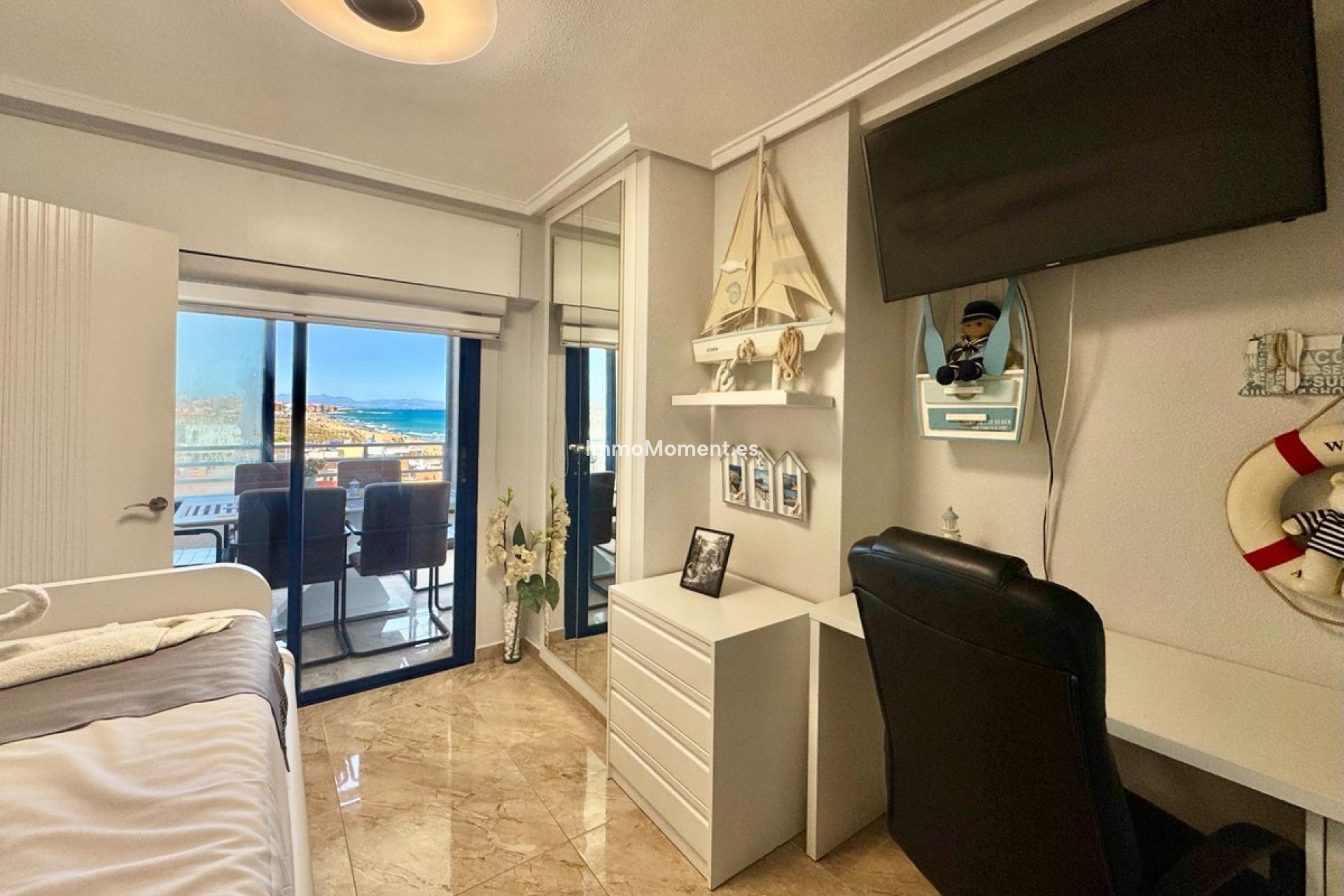 Resale - Apartment - Torrevieja - Torrevieja Centro