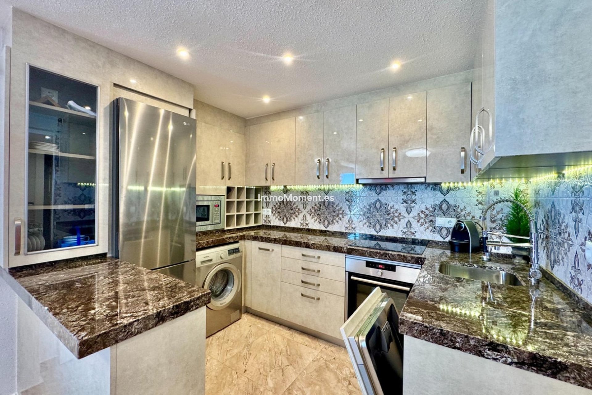 Resale - Apartment - Torrevieja - Torrevieja Centro