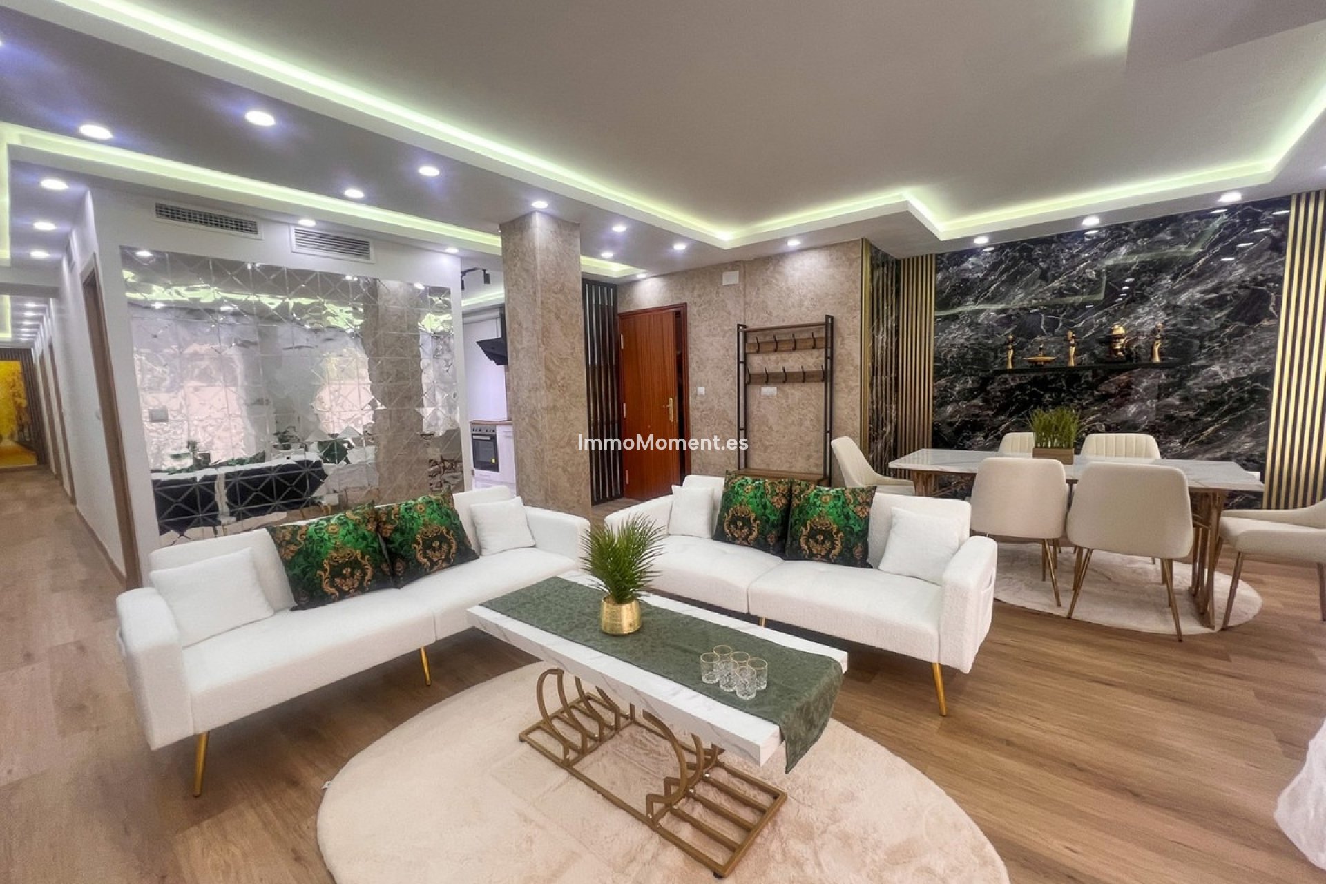 Resale - Apartment - Torrevieja - Torrevieja Centro