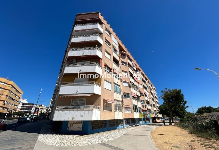Resale - Apartment - Torrevieja - Torrevieja Centro