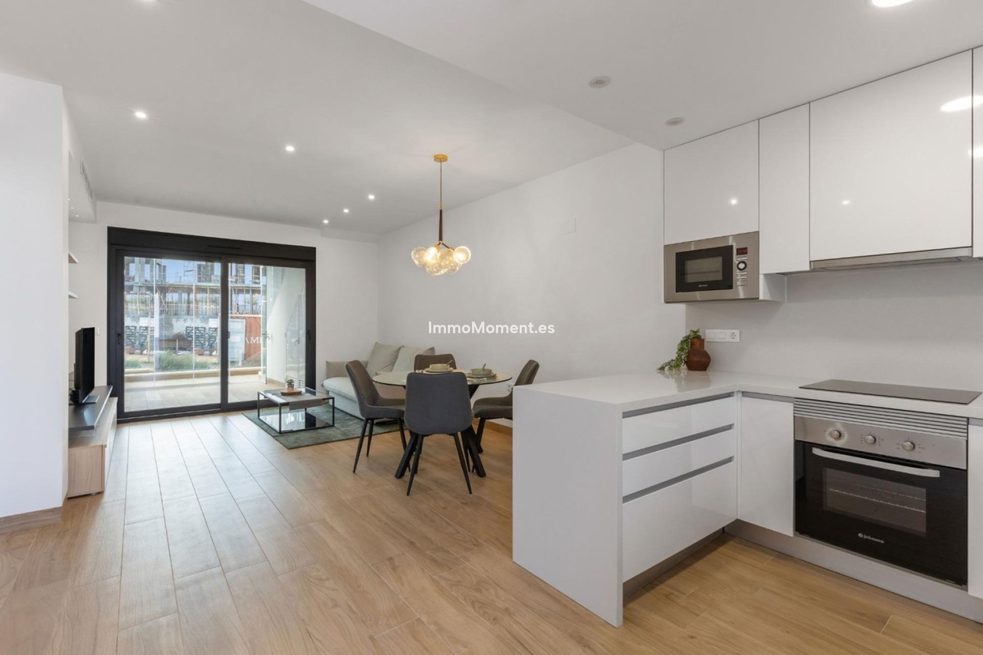 Resale - Apartment - Torrevieja - Torrevieja Centro