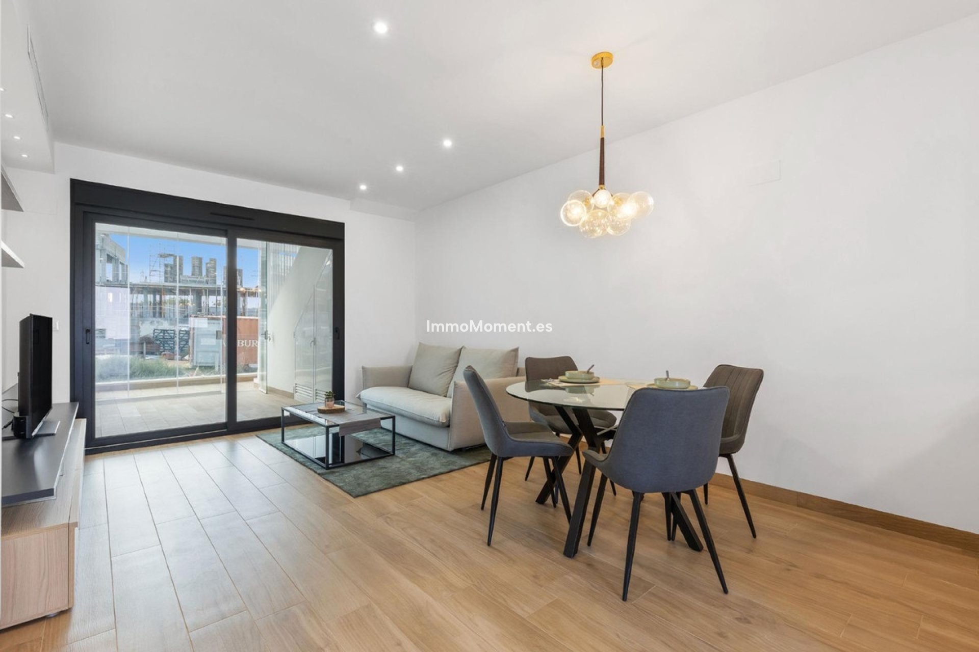 Resale - Apartment - Torrevieja - Torrevieja Centro