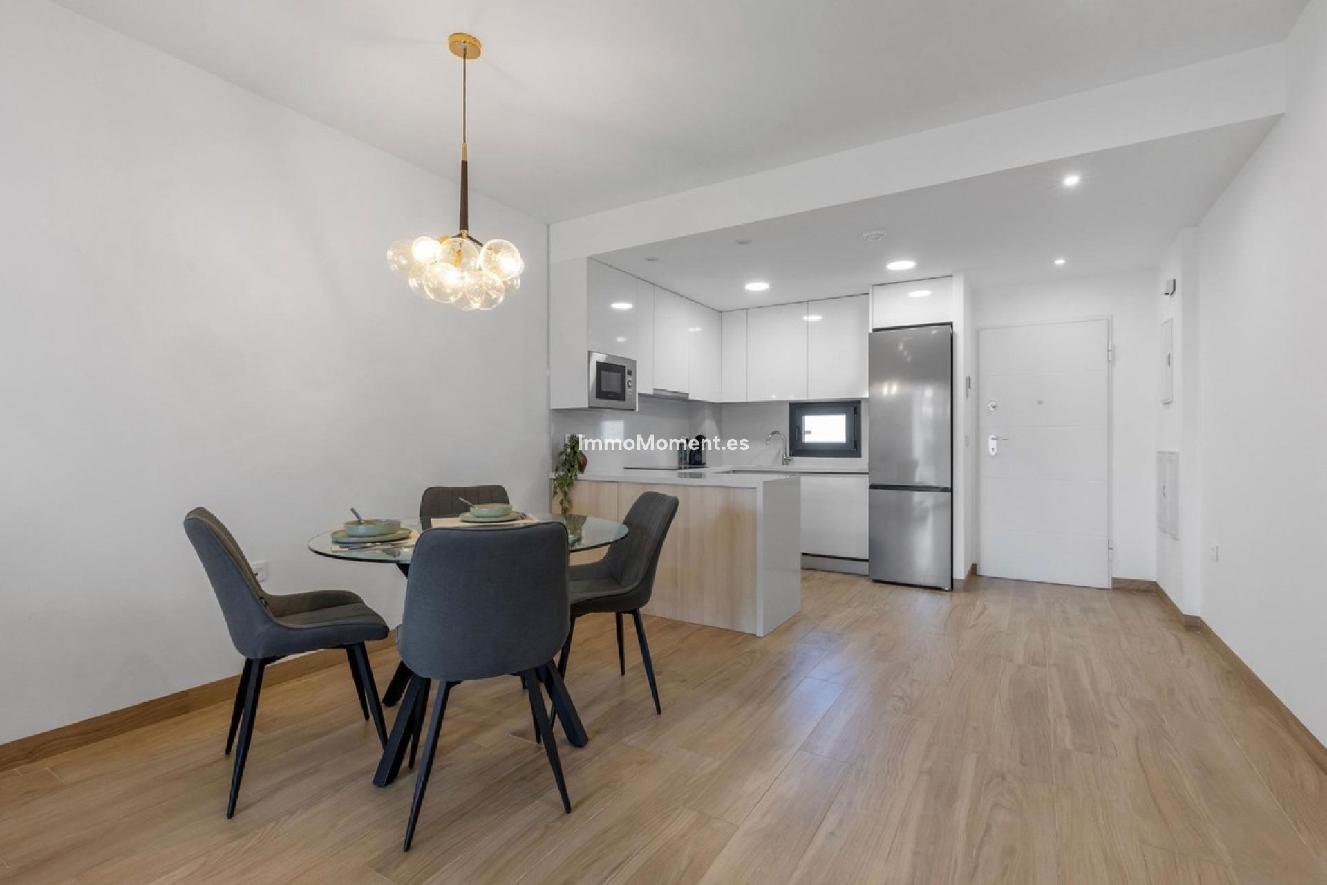 Resale - Apartment - Torrevieja - Torrevieja Centro
