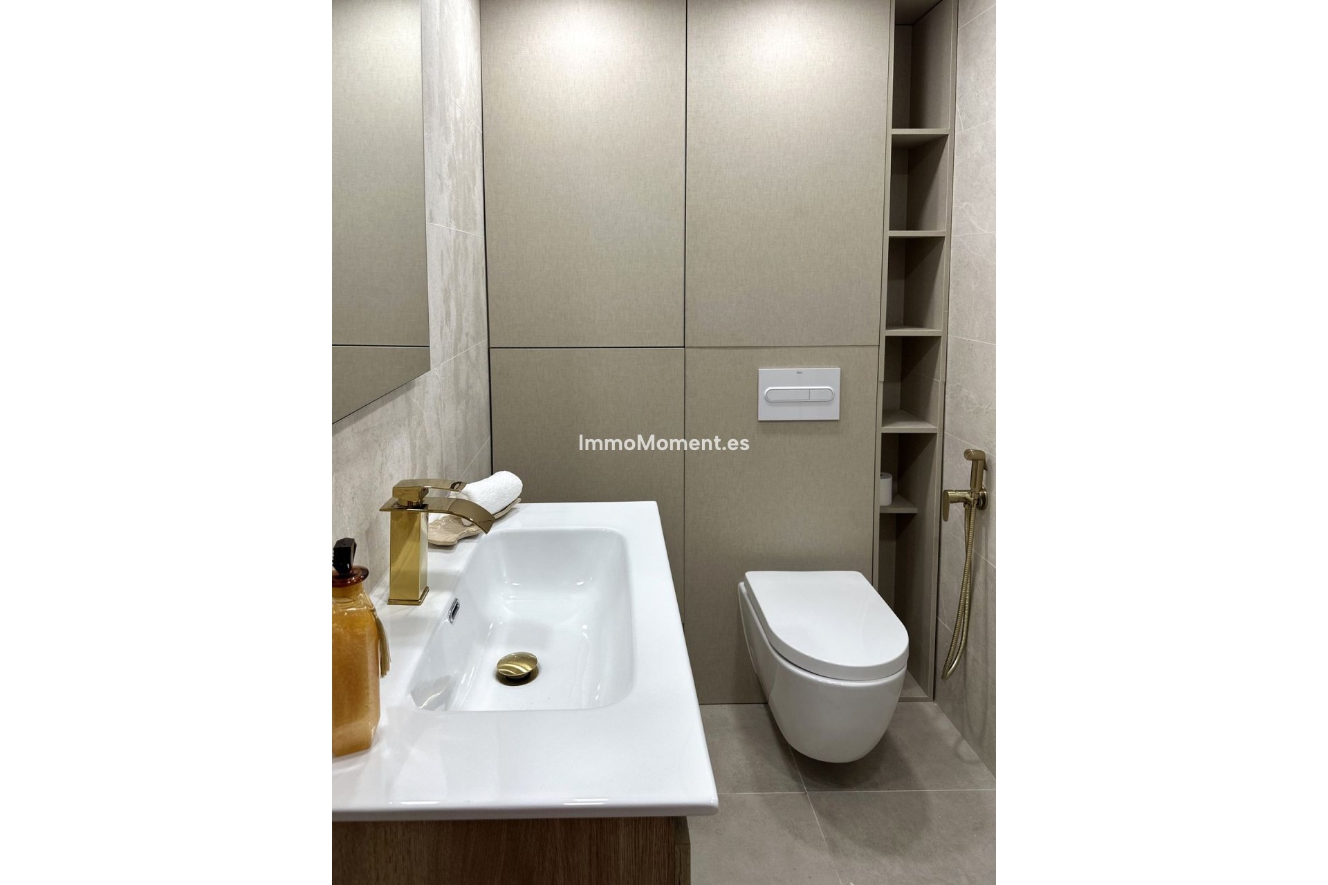 Resale - Apartment - Torrevieja - Torrevieja Centro