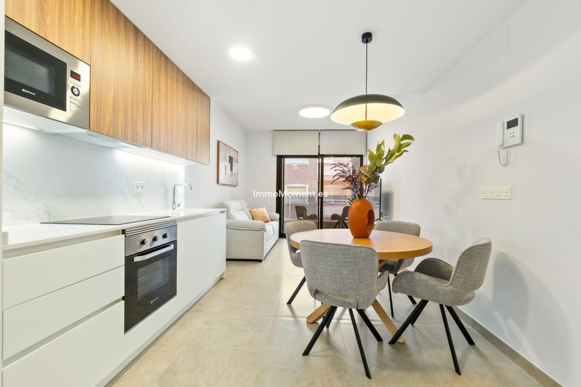 Resale - Apartment - Torrevieja - Torrevieja Centro