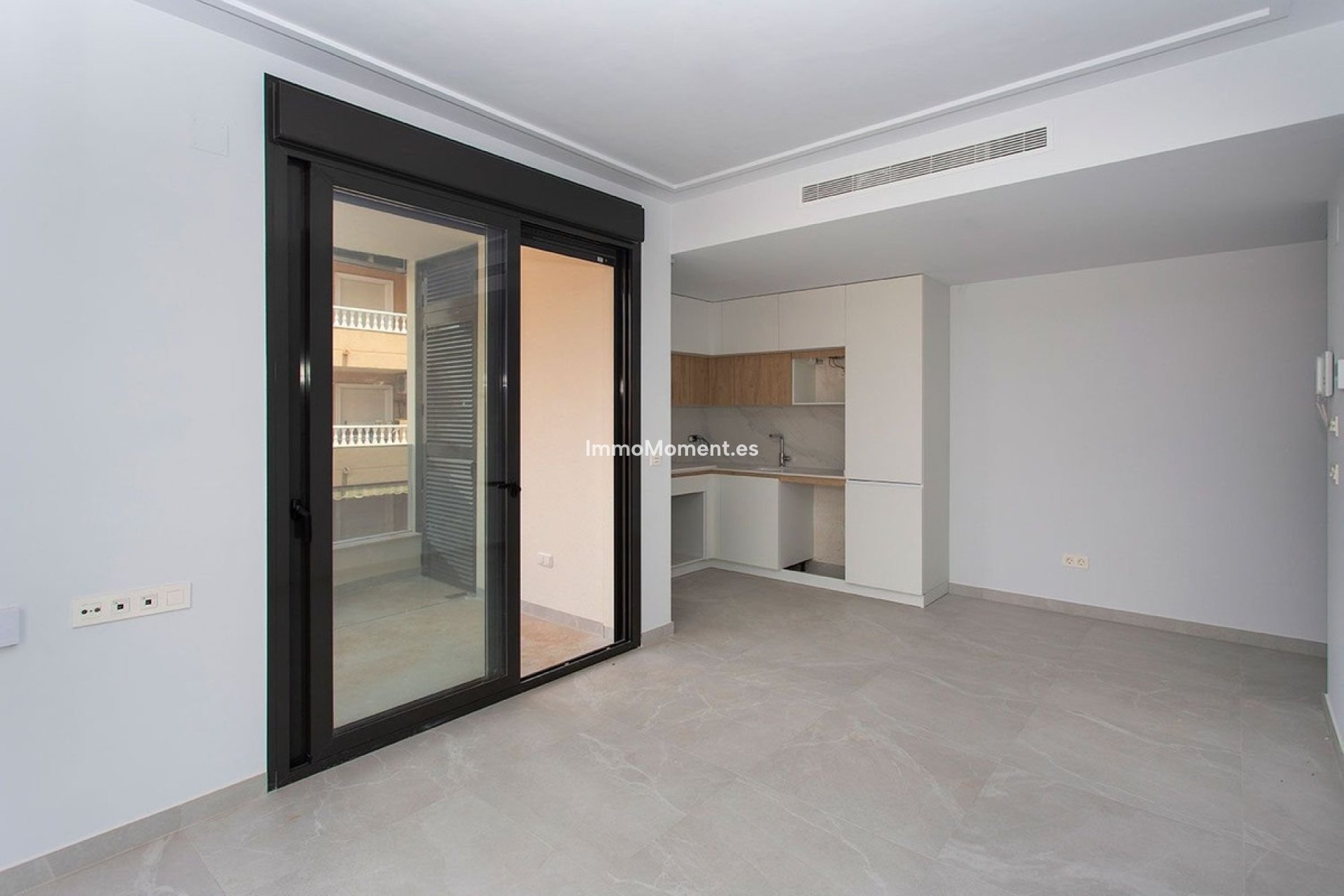 Resale - Apartment - Torrevieja - Torrevieja Centro