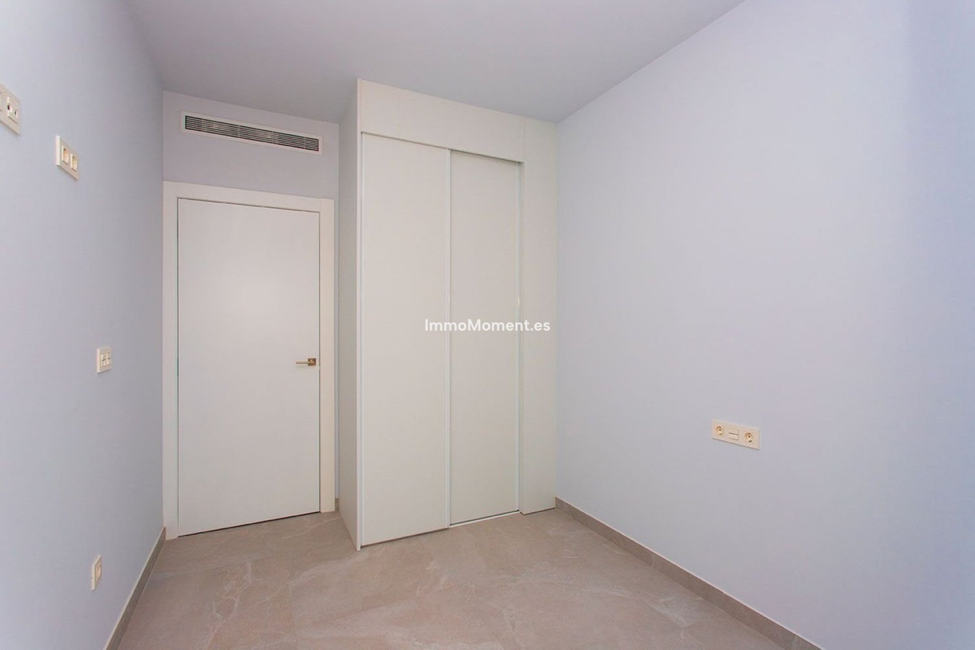 Resale - Apartment - Torrevieja - Torrevieja Centro