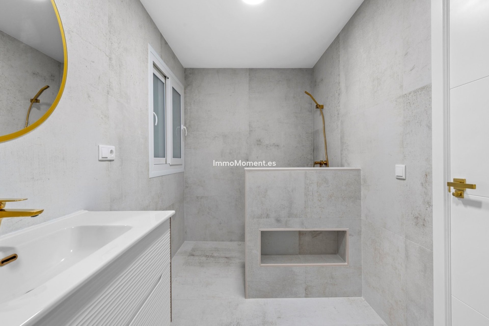 Resale - Apartment - Torrevieja - Torrevieja Centro