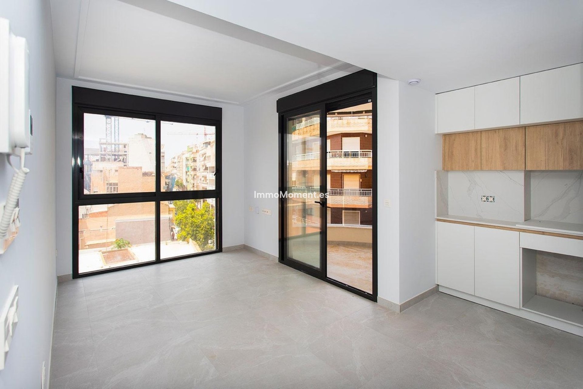 Resale - Apartment - Torrevieja - Torrevieja Centro