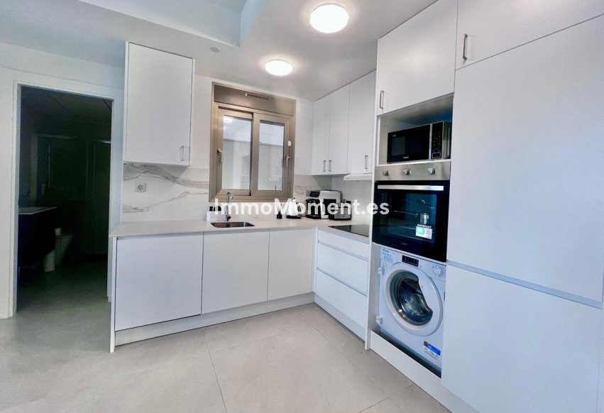 Resale - Apartment - Torrevieja - Torrevieja Centro