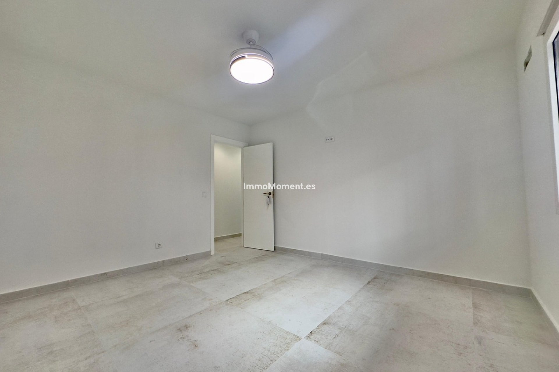 Resale - Apartment - Torrevieja - Torrevieja Centro