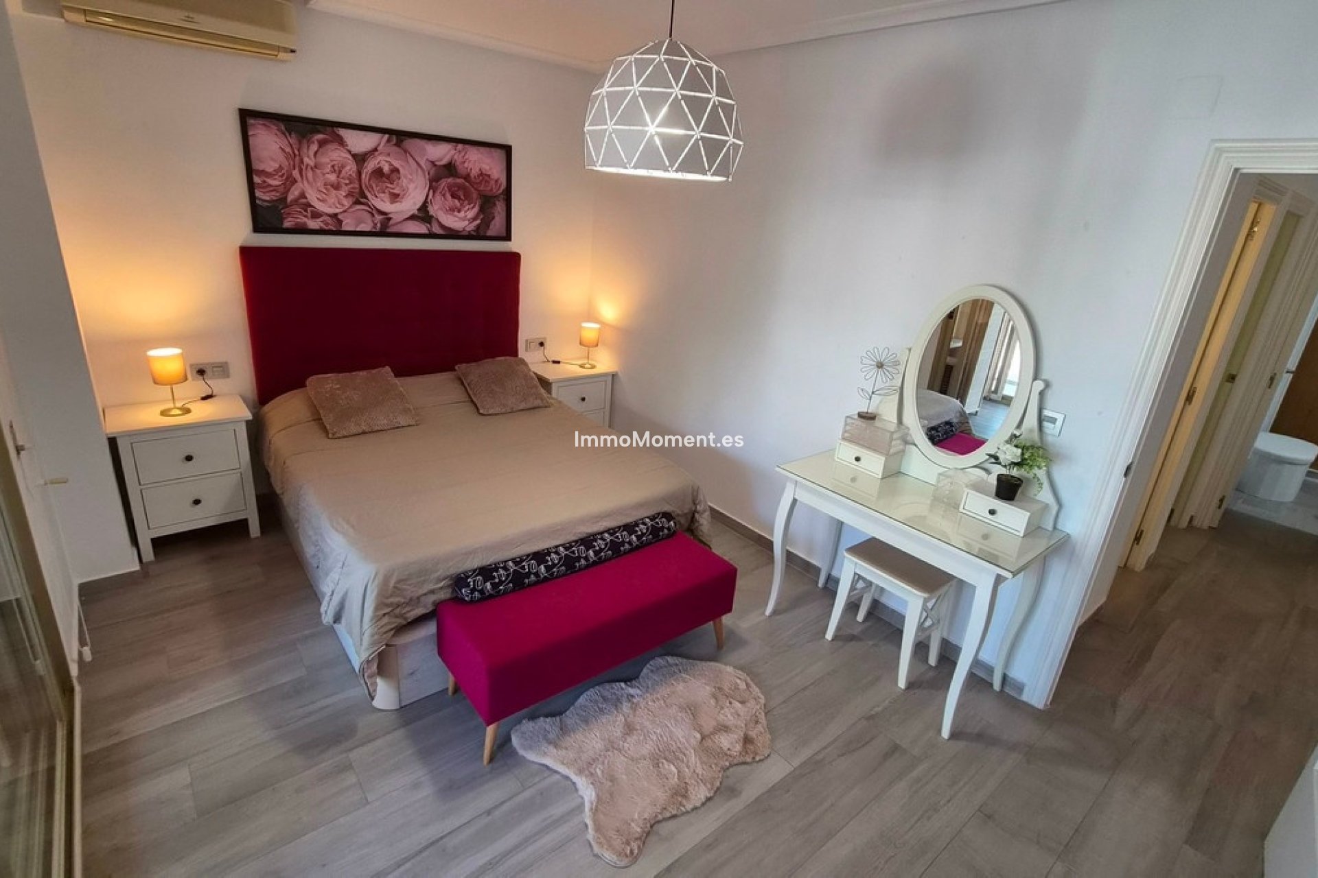 Resale - Apartment - Torrevieja - Torrevieja Centro