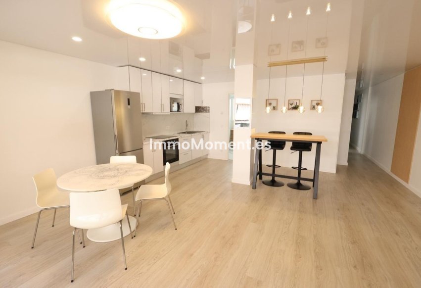Resale - Apartment - Torrevieja - Torrevieja Centro