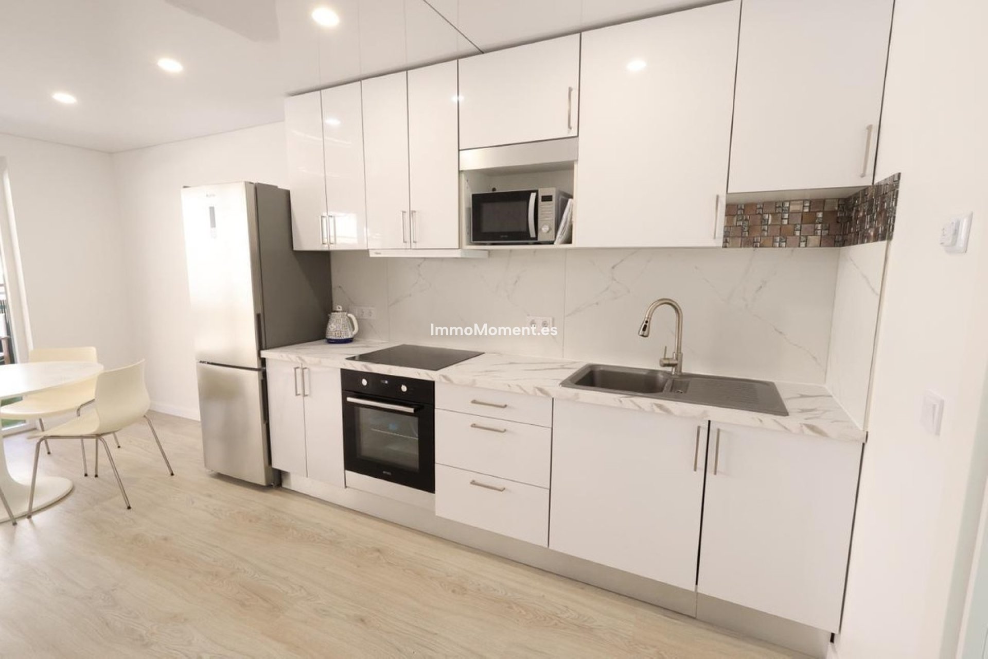 Resale - Apartment - Torrevieja - Torrevieja Centro
