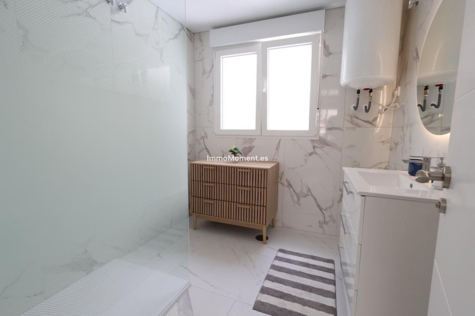 Resale - Apartment - Torrevieja - Torrevieja Centro
