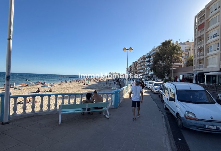 Resale - Apartment - Torrevieja - Torrevieja Centro
